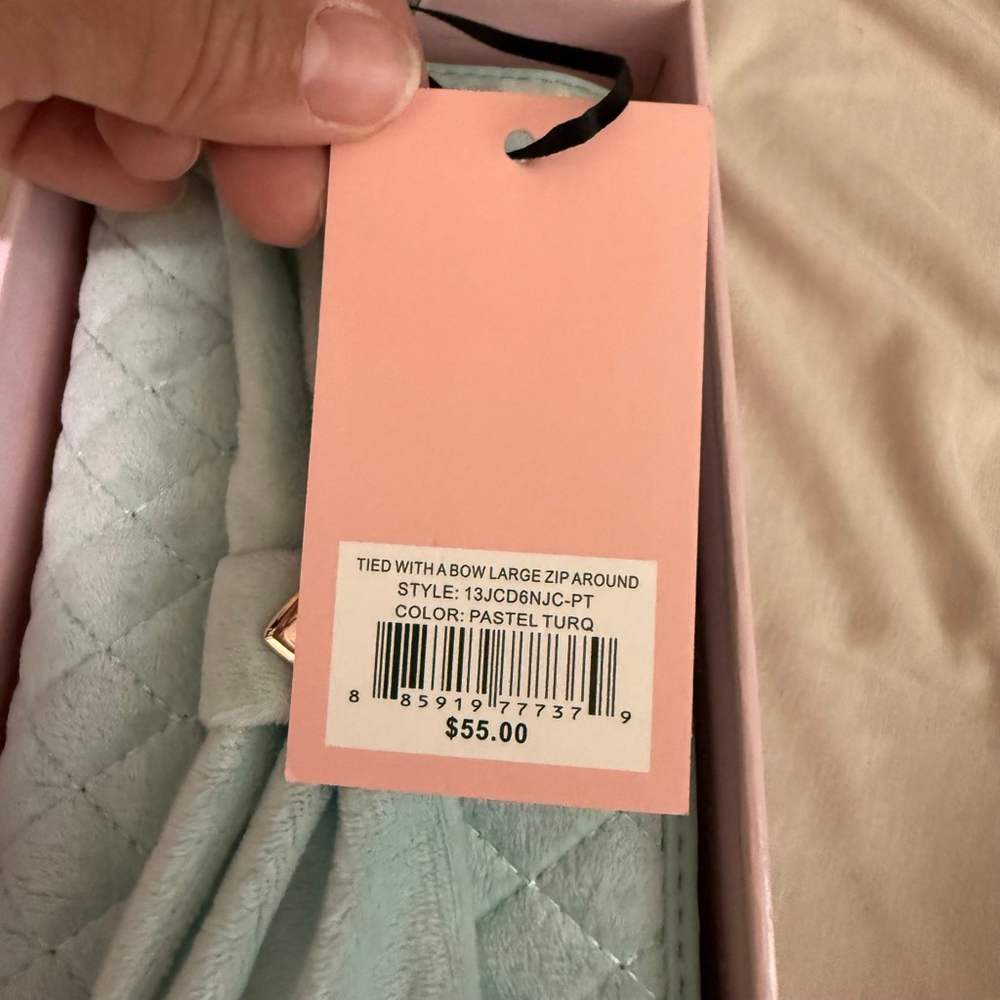 Women's Juicy Couture One Size Light Blue Quilted Bow Zip Wallet - Picture 6 of 7